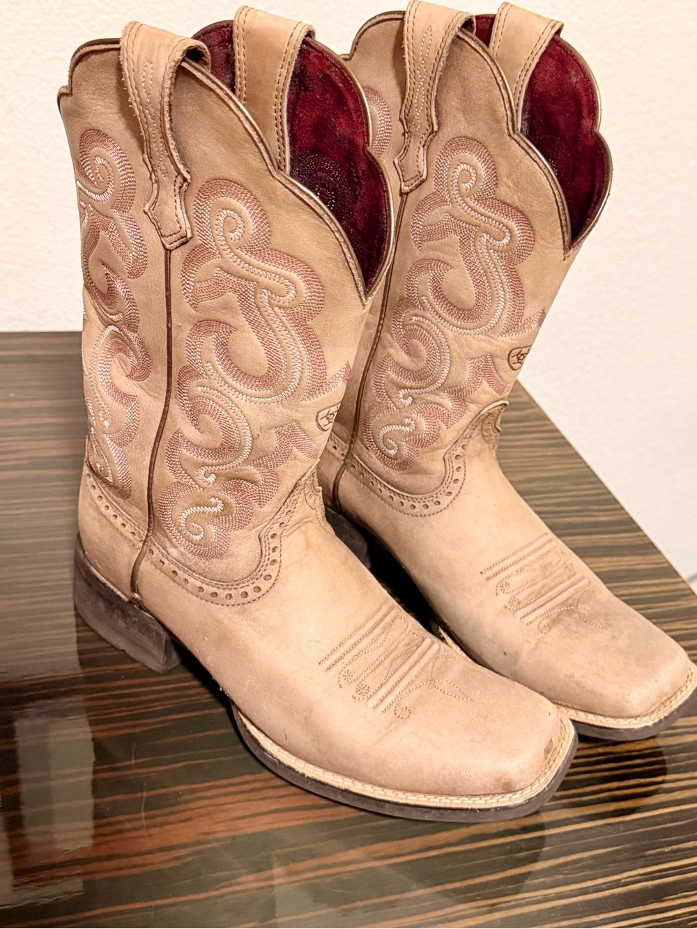 Women's Ariat Quickdraw Boot Size 8.5 Square Toe